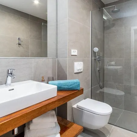 Seaview Mila With 4 En-suite Bedrooms, Private Pool, Finnish Sauna, Treadmill, Sandy 250m * Duće